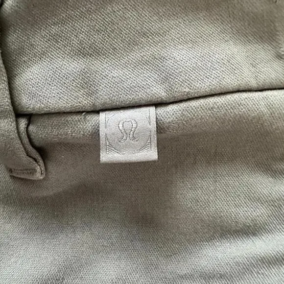 Lululemon Commission Golf Short 10" Mens Grey Size 38" Waist - EUC - Picture 7 of 7